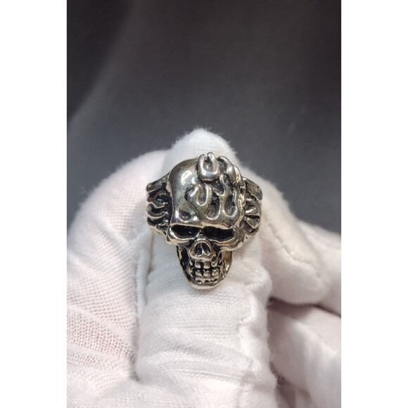 Skull With Flames Ring Size 9 Biker Gothic Punk Rocker Jewelry Silver Plated - Picture 2 of 7